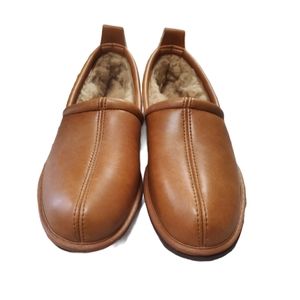 Faux leather cognac rust brown furry slippers